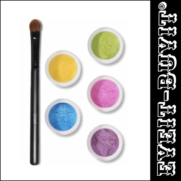 Blend Minerals Cosmetics Electric Action Eyeshadow